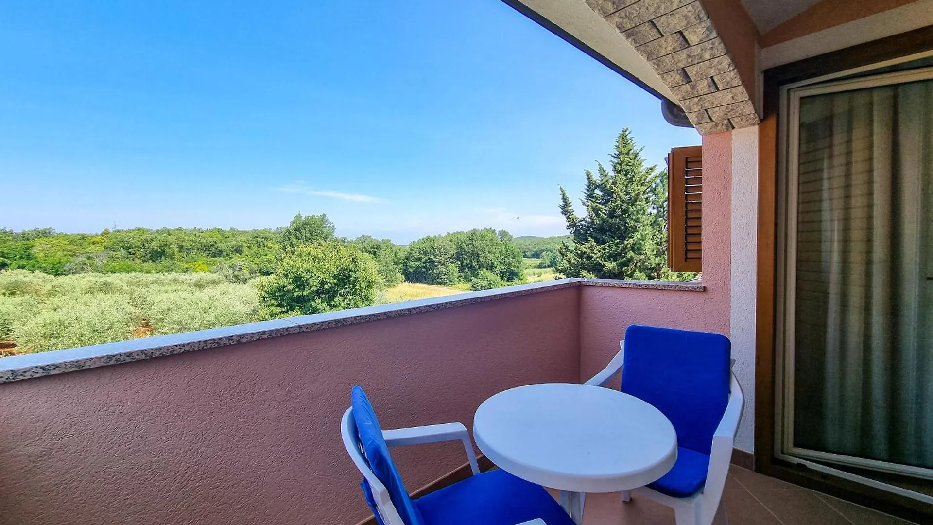 Apartmán Juli No3 & No4 Mugeba